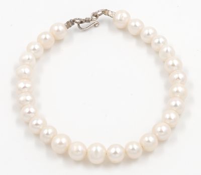 Classic Pearls Bracelet
