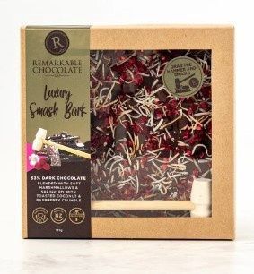 Marshmallow, Toasted Coconut &amp; Raspberry Block Smash Bark 135g