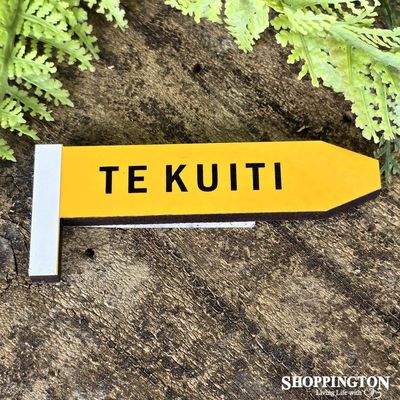 Give Me A Sign Magnet / Te Kuiti