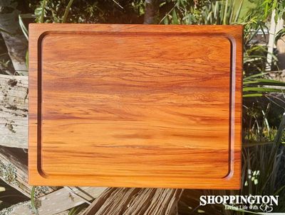100% NZ Made Rimu Chopping Board / Large
