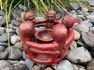 Pottery Circle of Friends / Red