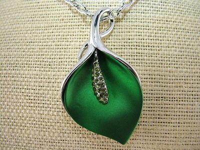 Necklace - Green Lily