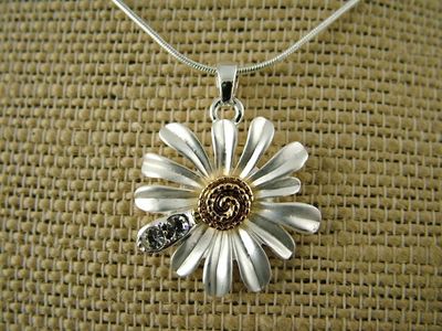 Necklace - Single White Daisy