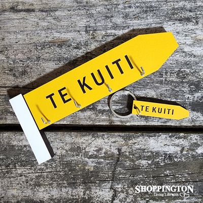 Give Me A Sign Keyholder / Te Kuiti