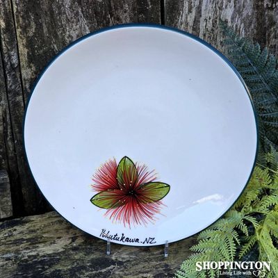 NZ Made Handpainted Round Plate 27cm /  Pohutukawa