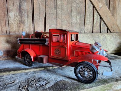 Vintage Replica Fire Truck - 32cm