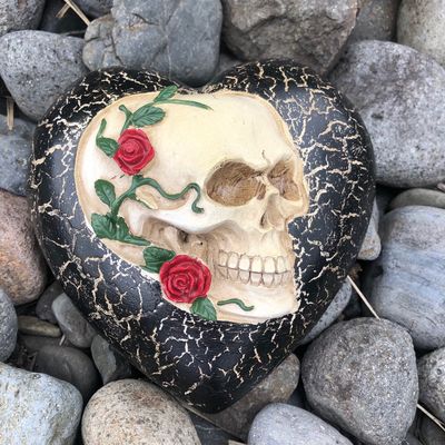 Collectable Heart - Skull &amp; Roses
