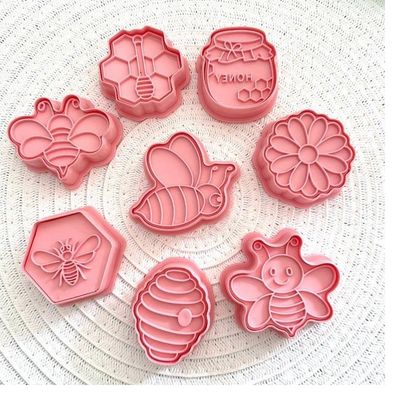 Wild Dough Stamper &amp; Cutter Set - Bee&#039;s