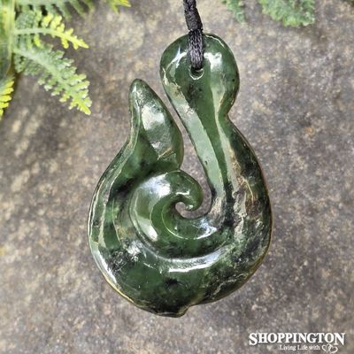 Pounamu Pendant - Hook 72mm