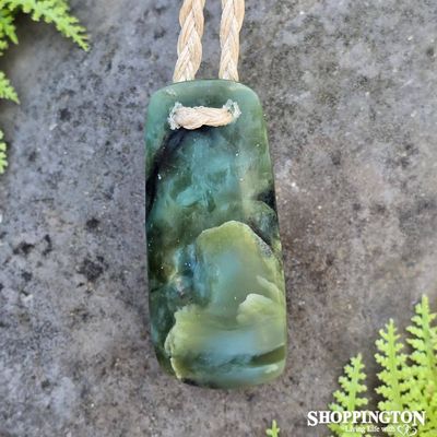 Pounamu - Pipiwharauroa Toki Rua