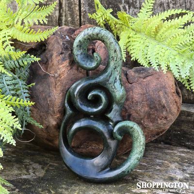 Pounamu - Kawakawa Koru Sculpture