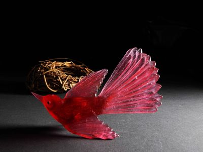 Lukeke Design Fantail gold ruby colour