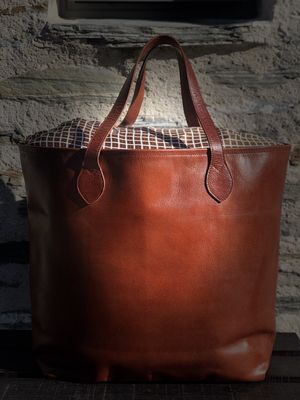 THE HANDSOME LEATHER TOTE -RED/BROWN
