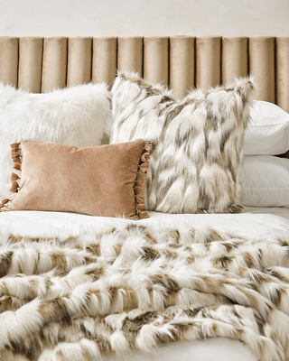 HEIRLOOM FAUX FUR CUSHION - SNOWSHOE HARE