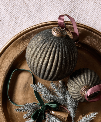 STRIPE GREEN GLITTER BAUBLE