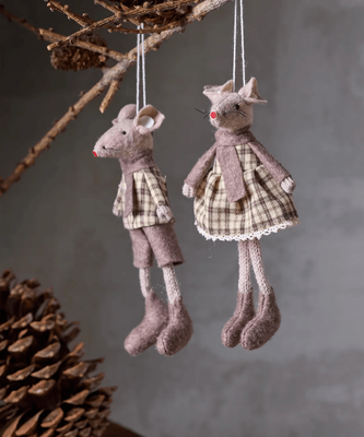 BROWN PETER MOUSE HANGING