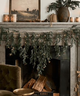 PINECONE LIGHT UP MANTLE GARLAND
