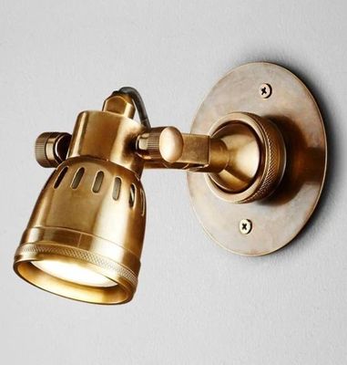 SEATTLE SHORT ARM WALL LIGHT - BRASS