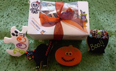 Halloween Spooooooooooooky Box -4 cookies