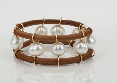 Bracelet - A cuff of Italian leather and South Sea pearls