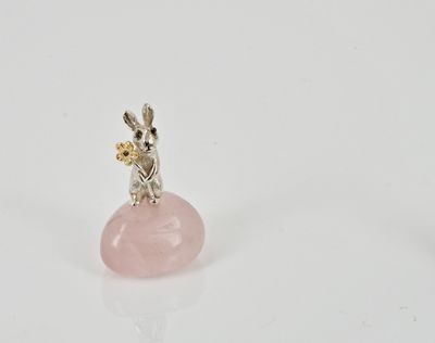 Paper weight - Rabbit and flower