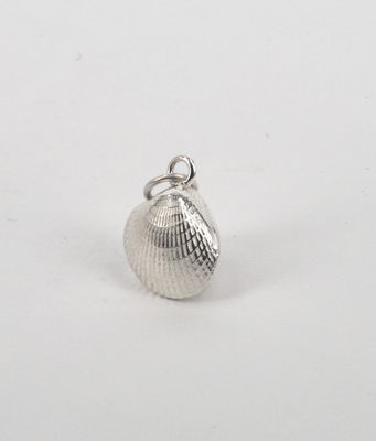 Cockle shell -sterling silver charm
