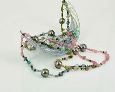 Tahitian pearls and tourmalines - long necklace