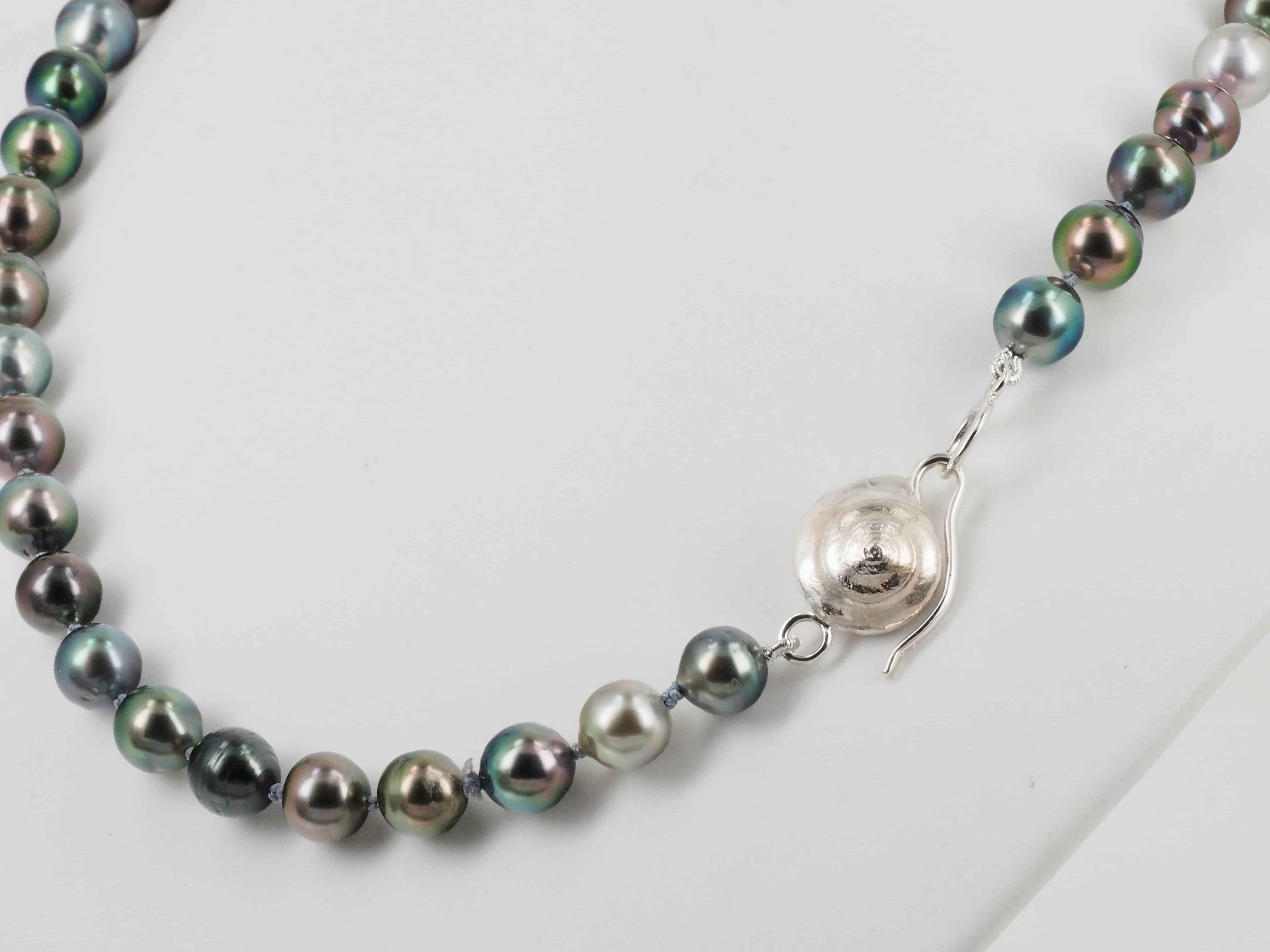 Tahitian pearl necklace
