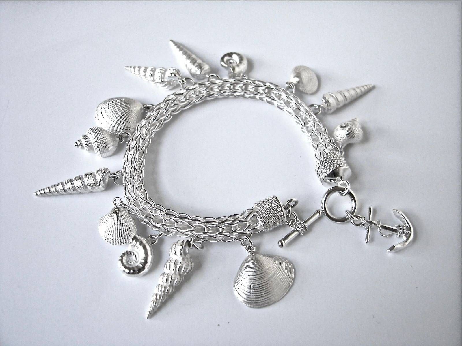 Shell charm bracelet