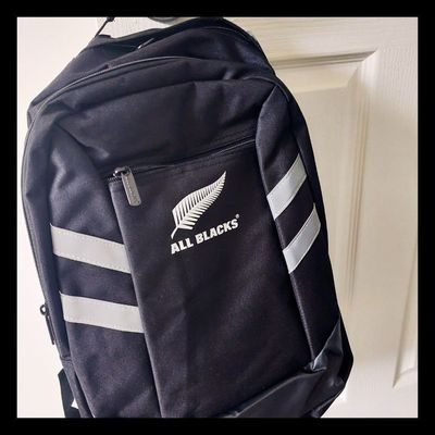 All Blacks Pack Back