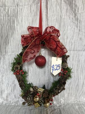 Wreath with hanging red bauble - Code 9 - SOLD