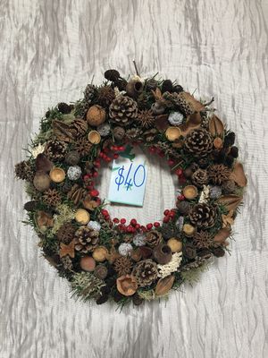 Natural pod and berry wreath - Code 8 SOLD