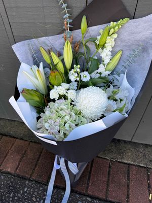 A Beautiful White Simplicity Bouquet