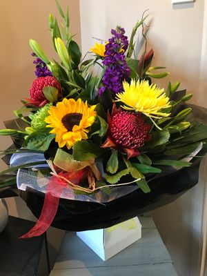 Water Box Bouquet - Large