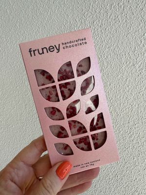 A Fruney - White and Raspberry
