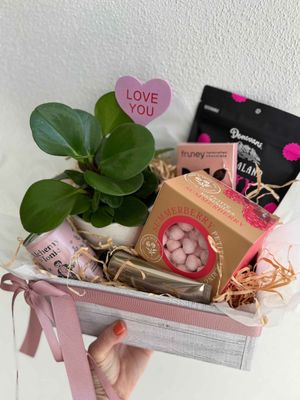 Pink Summer - Gift Basket