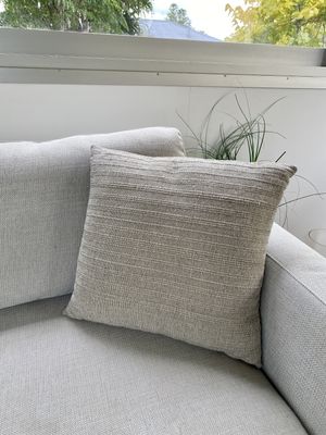 MIM Custom cushion - textured stone