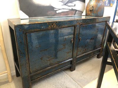 Blue cabinet 1580