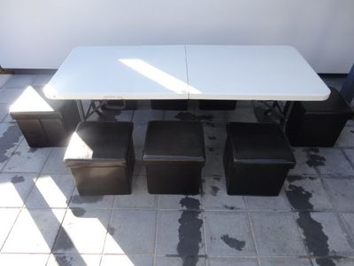 Table &amp; Black Cubes