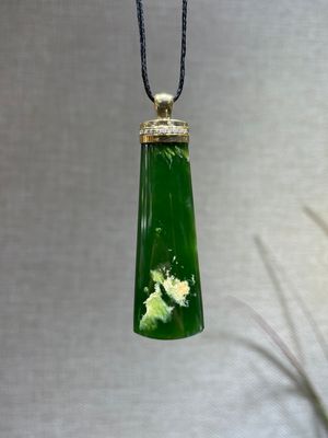 New Zealand Pounamu (Jade) 18K Gold Toki pendant with Diamonds