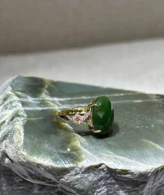 New Zealand Jade (Pounamu) &amp; 18CT Gold Ring