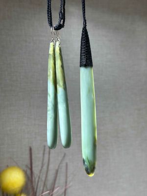 New Zealand Inanga Pounamu (Jade) Roimata Earring &amp; Whakakai Set