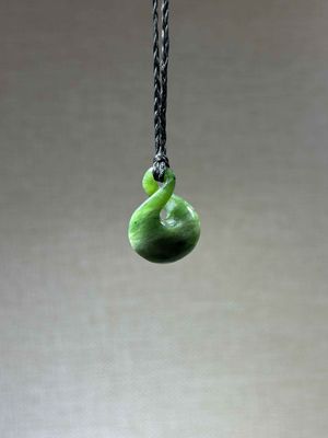 New Zealand Pounamu (Jade) Pikorua/Infinity Twist