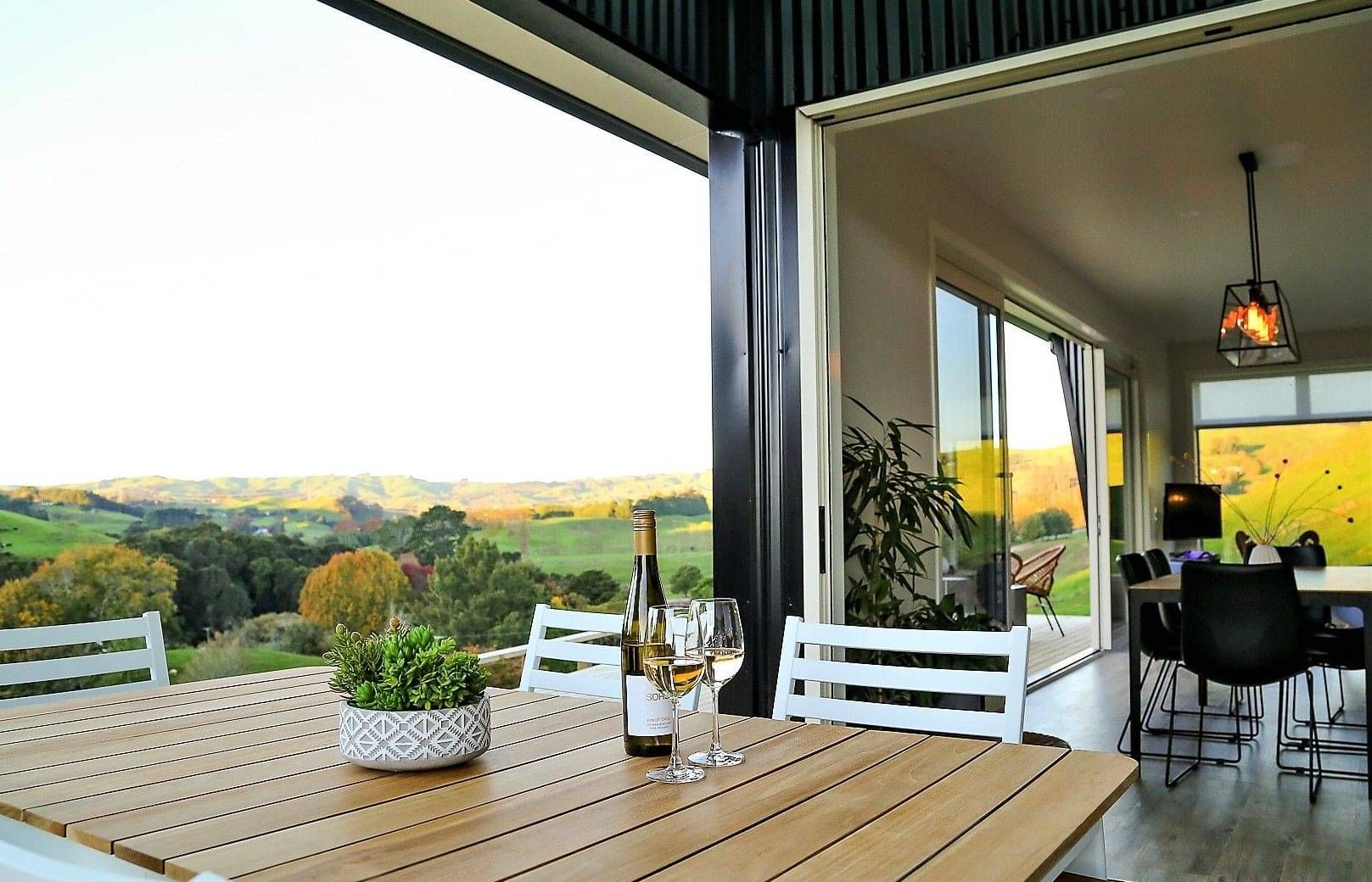 outdoor dining, luxury accommodation, BnB, waikato