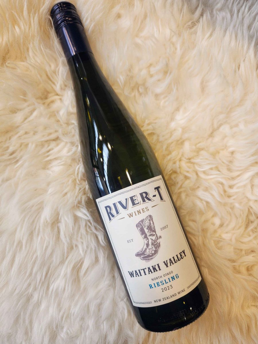 Dr. L Riesling 2023 750 ml.
