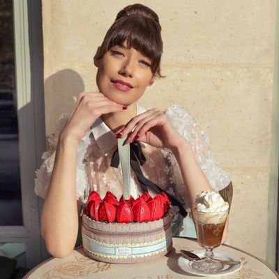 Vendula Petite Creperie Strawberry Tarte Bag