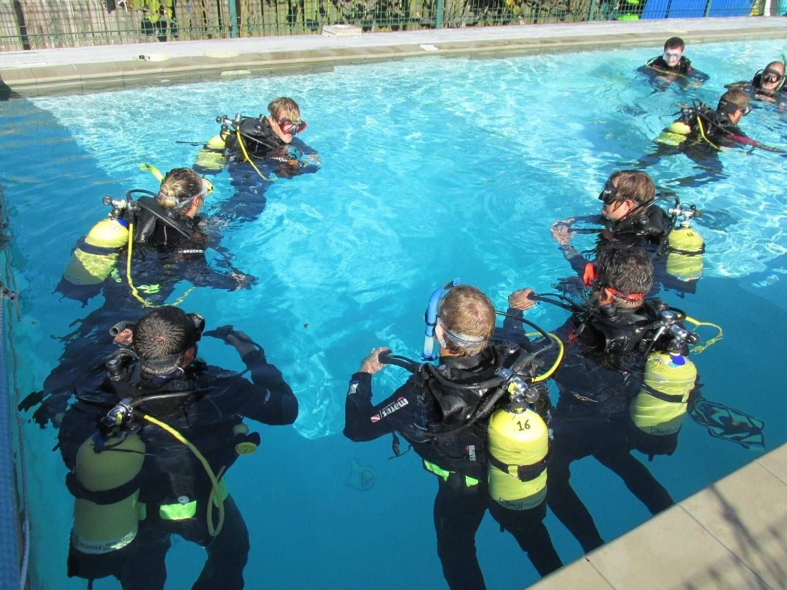 Dive training pool