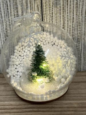 Ball Glass Tree With Snow LED