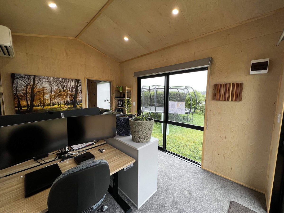 Small Spaces | 8m Cabin