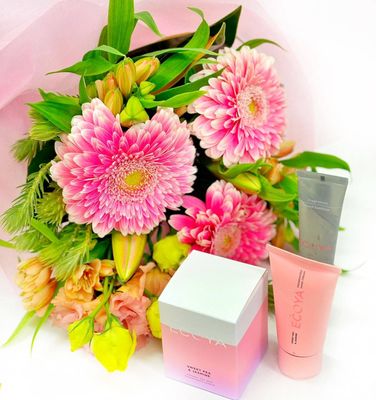 Mother&#039;s Day Flowers and Ecoya Gifts